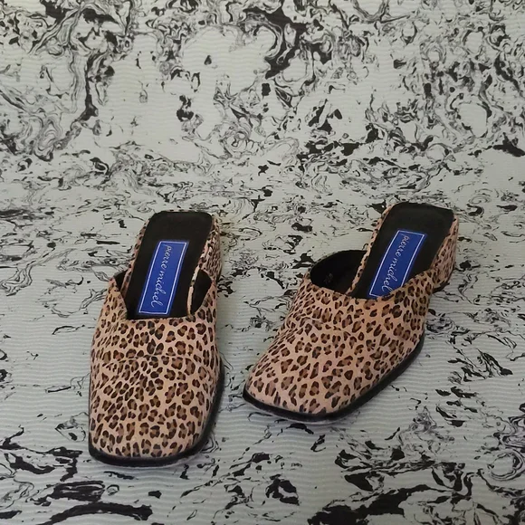 Vintage suede cheetah print mules - Picture 2 of 9